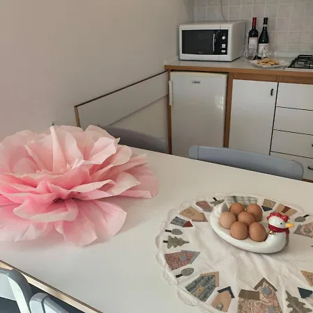 Zippity Doo Dah - - By Satisfactual Appartement Menaggio